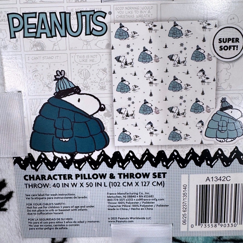 Snoopy NWT Peanuts Pillow Throw Blanket Set Cozy Plush Gift Puffer Coat Blue - Picture 2 of 5